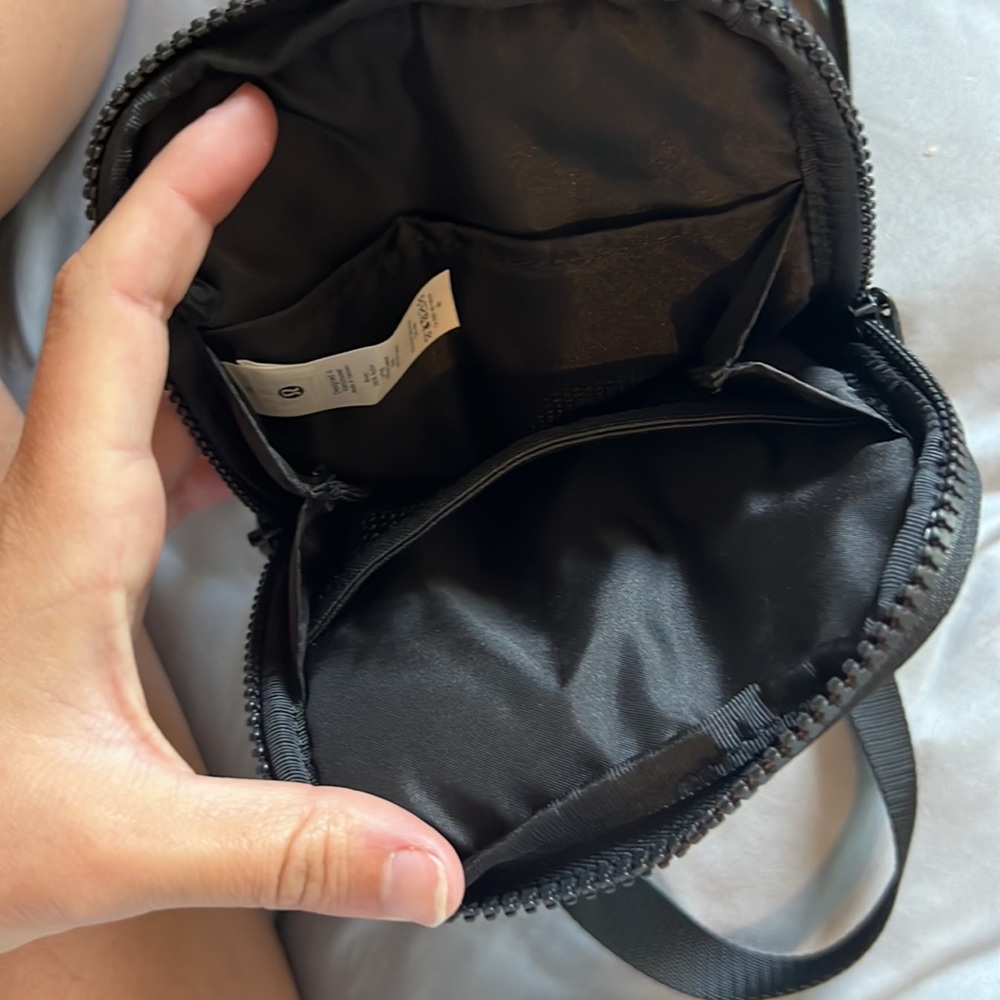 Lululemon purse - Picture 3 of 4